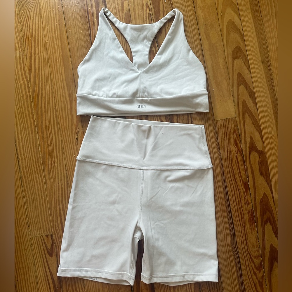 SET ACTIVE white set